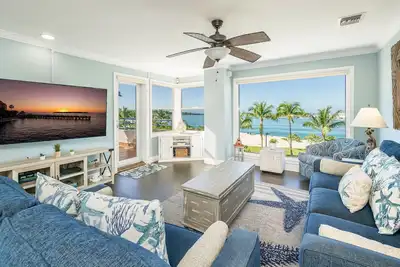 Image de **Harborside Harmony @ Truman Annex** Waterfront Condo + Last Key Services…