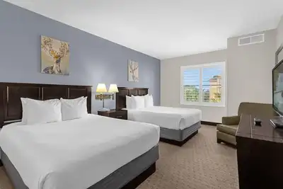 Image de Condo near Universal Studios with Hot tub, Pool!