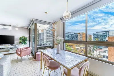 Image de Stylish Art 2b w/ Balcony, Parking & Wifi