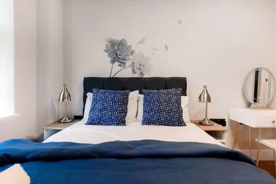 Image de de Luxe-Vue ville-Appartement-Salle de bain privée