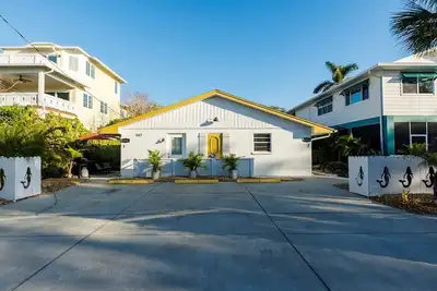 Image de Barefoot Mermaid 2 - Deux Chambres Appartement, Couchages 4