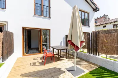 Image de Family apartment with private garden and views of the main garden.