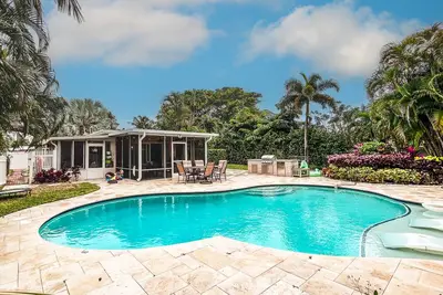 Image de Tropical Retreat: Delray Beach Gem, Heated Pool! 18-minute walk to town!