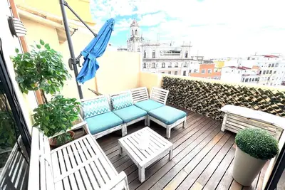 Image de Only Long Term. Penthouse in Downtown Valencia, Walking Distance To Everything.