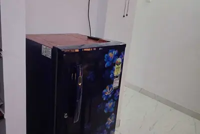 Image de Spacious 2bhk apartment with Air Conditioner and attached bathroom with Parking
