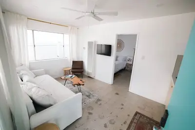 Image de Steps from the sand- Tower 4 Beach Duplex\nCompletely remodeled, pet friendly!