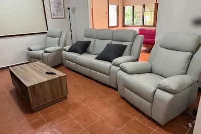Image de 4 Bed 2 Bath House with Pool Town Beach Broome