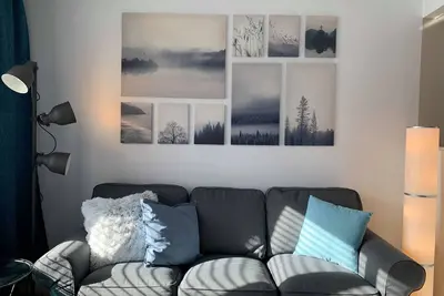 Image de Magnifique 3 1/2, meublé entièrement, électro, télévision, et internet inclus.