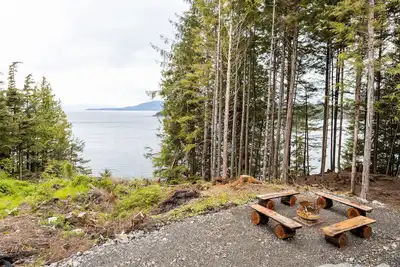 Image de Custom built home boasting views of Clover Passage