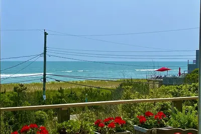 Image de Sweeping ocean views on Sky Walk. Renovated 2023, open floor plan. pets ok