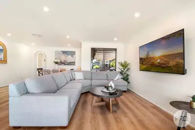 Image de Beautifully renovated beach house with ducted air conditioning. Pet friendly! !