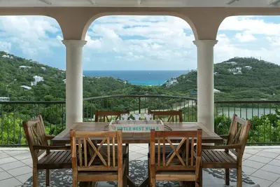 Image de Best Views of Chocolate Hole - 5 mins from Cruz Bay - Solar with battery backup