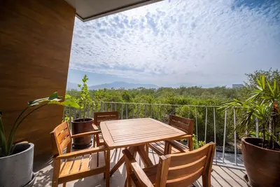 Image de Brand new luxury condo 5 minute walk to Marina Vallarta