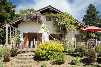 Image de Maison de vacances 'Ferienhaus Auszeithaus' avec terrasse privée, jardin privé et Wi-Fi