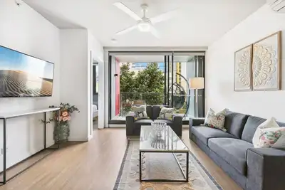 Image de Cosy 2-Bed with Pool, Bbq Area and Secure Parking