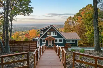 Image de Modern Cabin with Sweeping Valley Views!