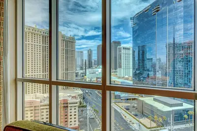 Image de Mgm 10719 Signature Strip View Studio