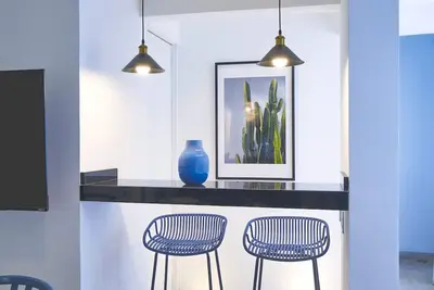 Image de Newly refurbished two-bedroom apartment C12