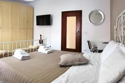 Image de Appartement de vacances Portici pour 1 - 14 personnes avec 5 chambres à coucher - Logement de vacanc