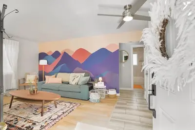 Image de Dog/Cat Friendly ~ Lil' Love Shack ~ Private Yard