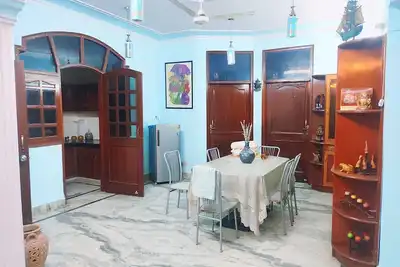 Image de Family-Friendly Bliss with Easy Train Access and Market Delights.
