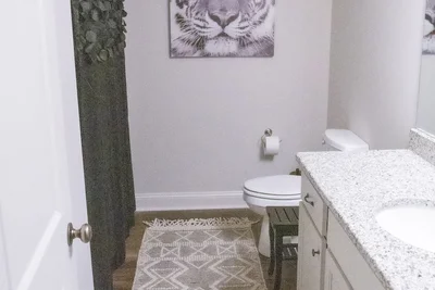 Image de New luxury townhome 4 miles from Auburn University.