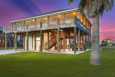 Image de The Crystal Casita-Bar-Grill-Pool Table-Ping Pong-Basketball-Arcade-Sleeps 14