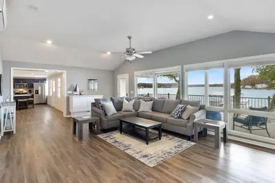 Image de Sunset & Lake Views, Kayak, Outdoor Dining & Seats