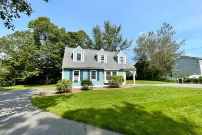 Image de Updated Cottage 1. 5 Miles from Smugglers Beach, Sleeps 10 and 3 full baths