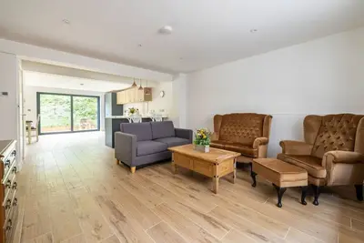 |Free Parking|4br|2. 5ba|Sleeps8|