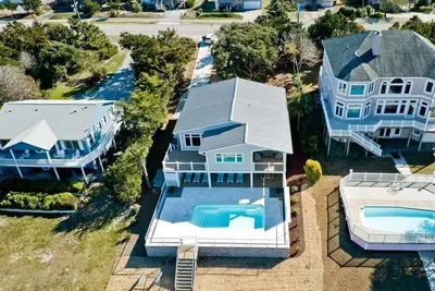 Image de Top Shelf - Sound-front, pool, boat lift