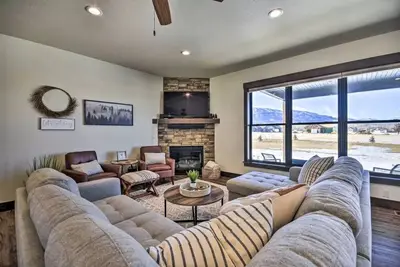 Image de Red Lodge Mtn. View Cozy Home with hot-tub; 9 miles to Rlm! New!