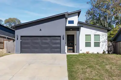 Image de Blissful Bungalow - 4 Miles to Downtown - Updated!
