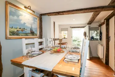 Image de Peppermint Cottage, pet friendly, with open fire in Petworth