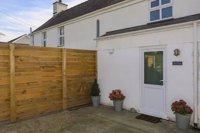 Image de Hen Garej, pet friendly, with a garden in Llanbedrog