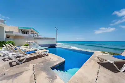 Image de 4 Br Oceanfront Villa with Pool