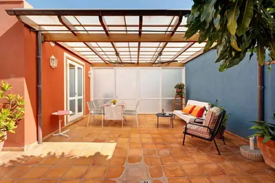 Image de La Calabacera Casa Amarilla' avec vue sur la mer, piscine partagée et Wi-Fi