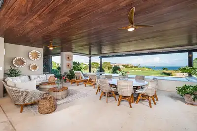 Image de 3 Bedroom Luxury Condominium - Private Swimming Pool, Ocean Views + Meal Prep