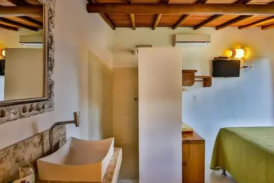 Image de Casa Linda de Alto PadrĂŁo em CondomĂnio com Piscina de Hidromassagem