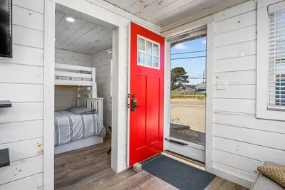 Image de Cottage at Chases Ocean Grove - short walk to beach