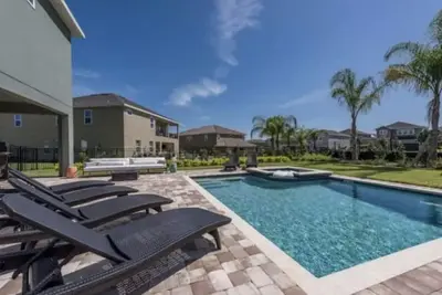 Image de 20% Off Majestic Villa 6br All-Ensuite Pool & Spa & Movie Theater & Ping-Pong