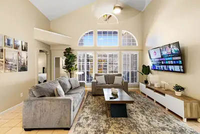Image de Peaceful West: 4br Dusk Haven