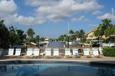 Image de Casa DeLuca - Directly across from the Beach!