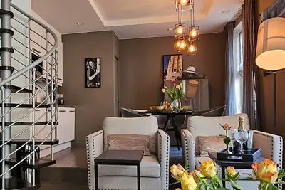 Image de Luxueux Duplex aux pieds des Champs-Elysées
