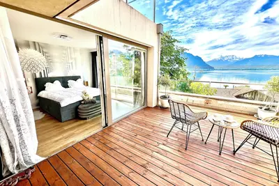 Image de Ideal Lakeside Retreat: 2-bedroom Spa ap. with Lake View, Centre, Sleeps 1-4