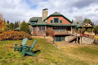 Image de Cozy Adirondack home with high peak views 5 minutes from Lake Placid town center