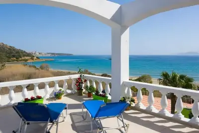 Image de Cozy seaside apartment with big veranda on Almyros Beach, Mirabello Gulf, Crete