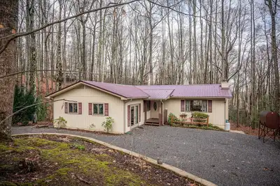 Image de Country Escape/Babbling Stream/Large Deck/Flat Driveway