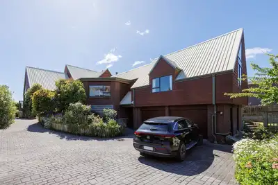 Image de Absolute Beach Front Luxury Home