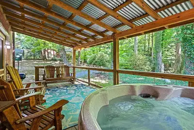 Image de Cozy Creek Getaway - Romantic Escape w/ Hot Tub